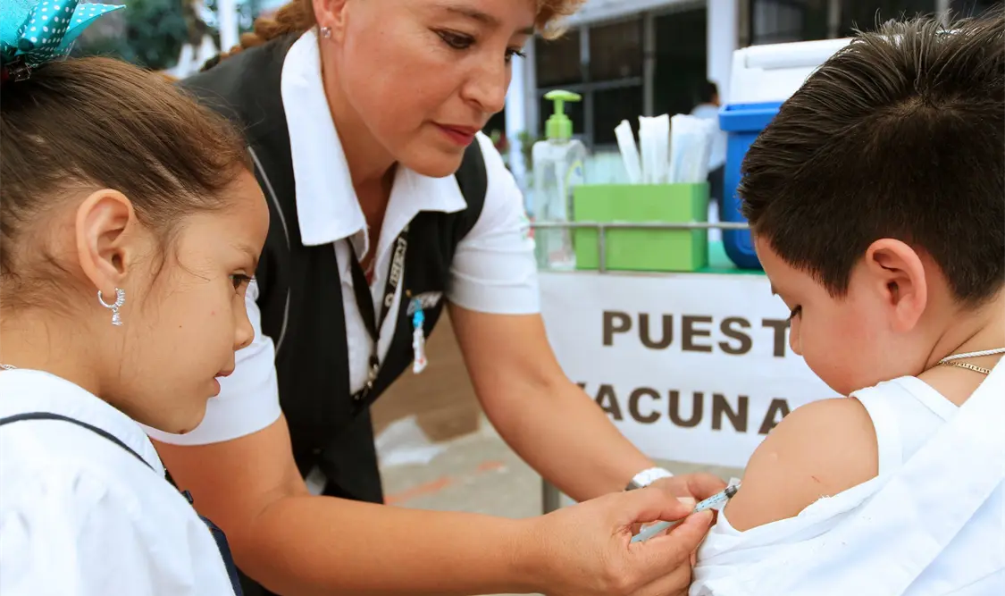 Continúa aplicación de vacunas en Tercera Semana Nacional de Salud