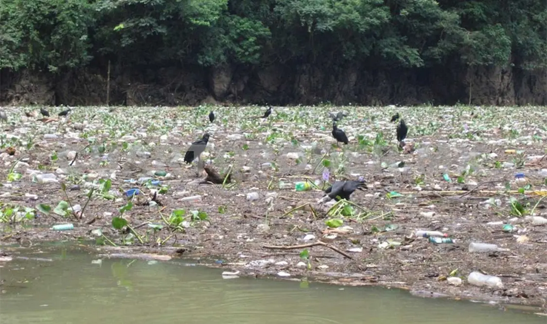Basura en el río afecta la imagen turística