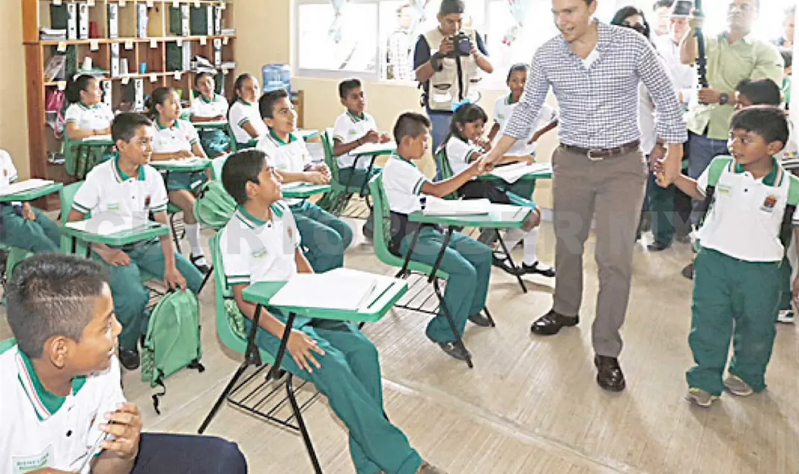 Supervisa Velasco regreso a clases tras terremoto