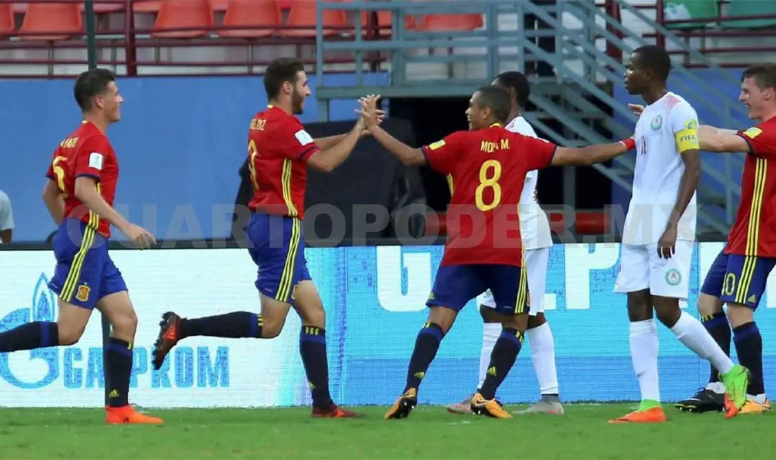 España golea a Nigeria