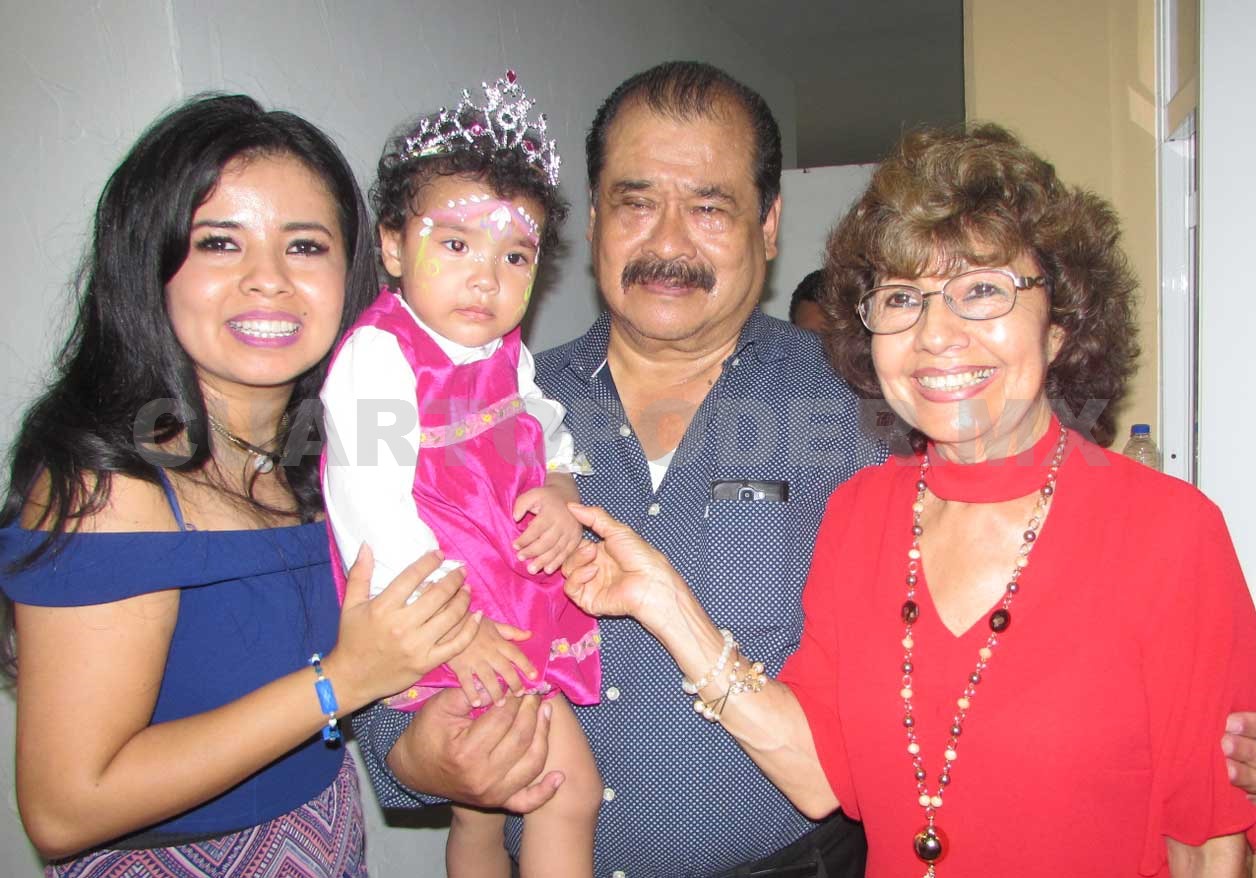 Celebran a Sarita su cumple número 2