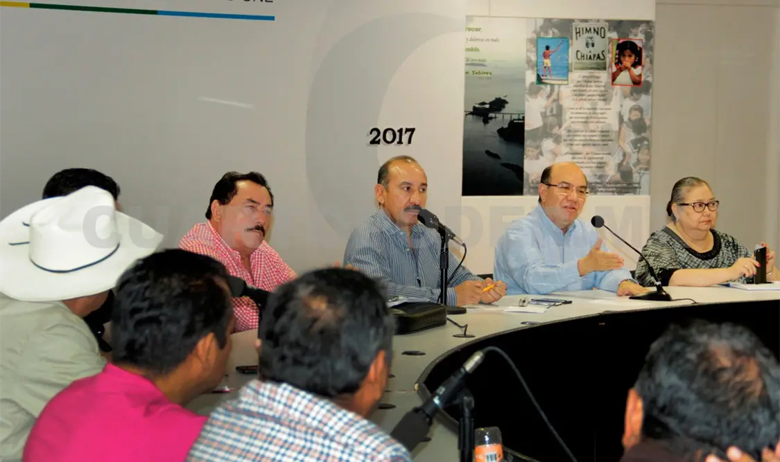 Cañeros concluyen plantón en Tuxtla y aceptan acuerdos
