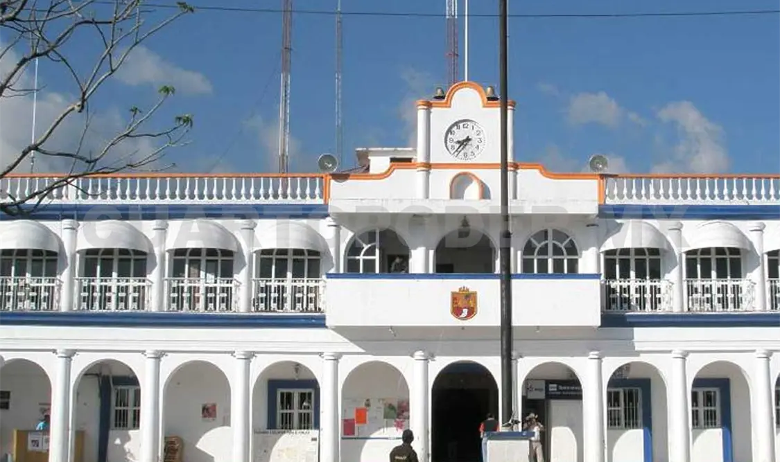 Citan a exfuncionarios por supuestas irregularidades