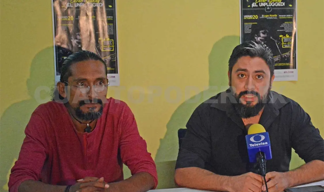 Fernando Trejo y el cantautor. Cortesía