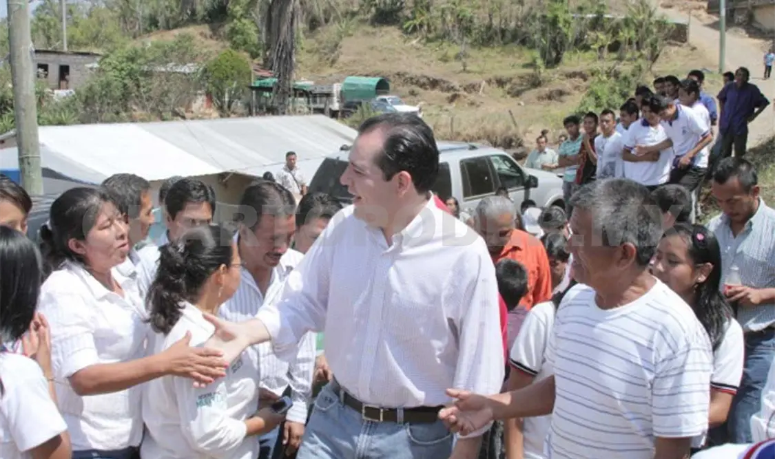 Urge intensificar apoyos a comercios afectados: Albores Gleason