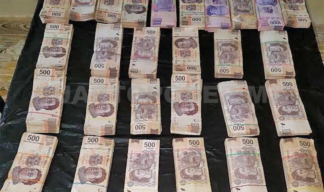 Aseguran millón y medio de pesos en un tráiler