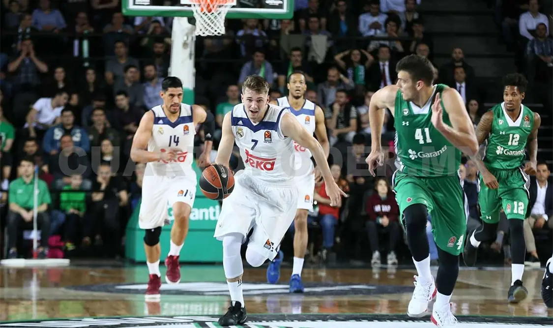 Real Madrid derrota 86-82 a Valencia