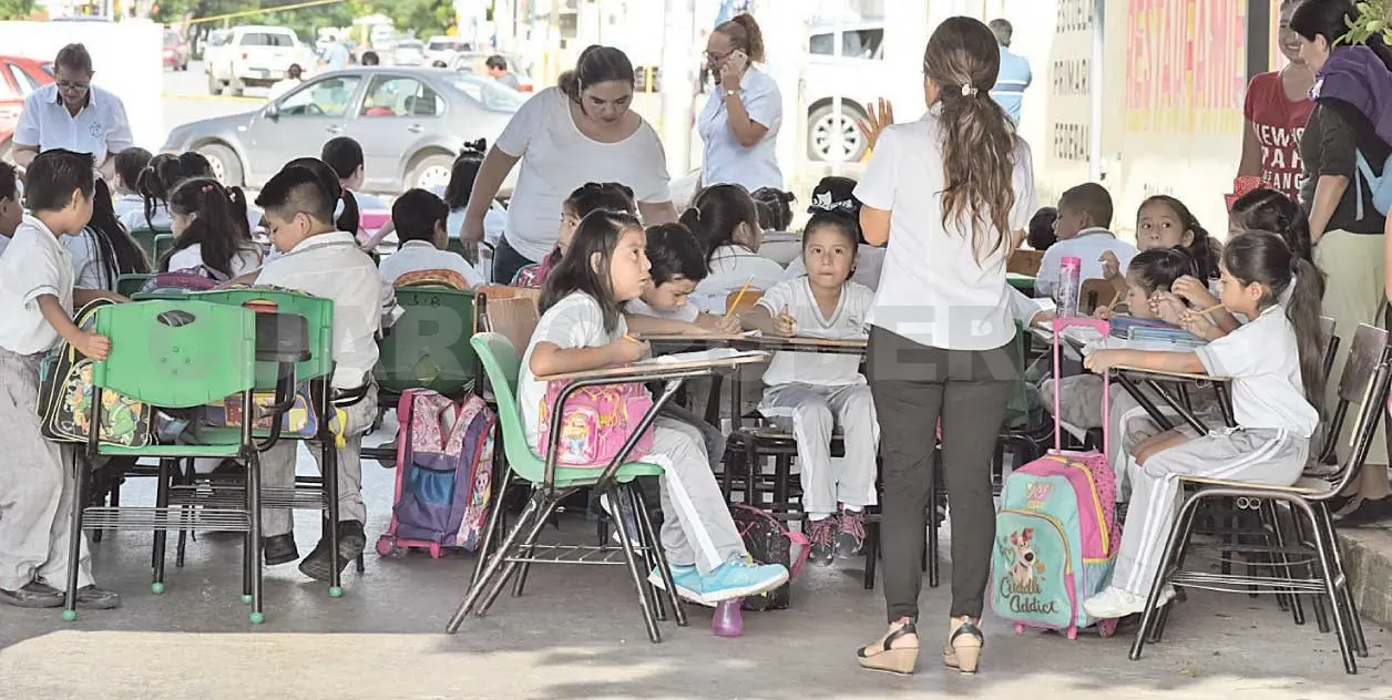 Atienden a Niños que recibían clases en la calle