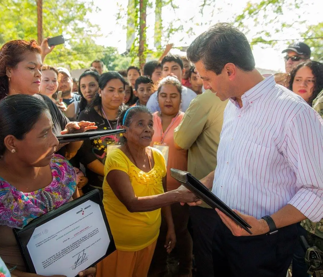 Gobierno federal no dejará solos a los damnificados, asegura Peña Nieto