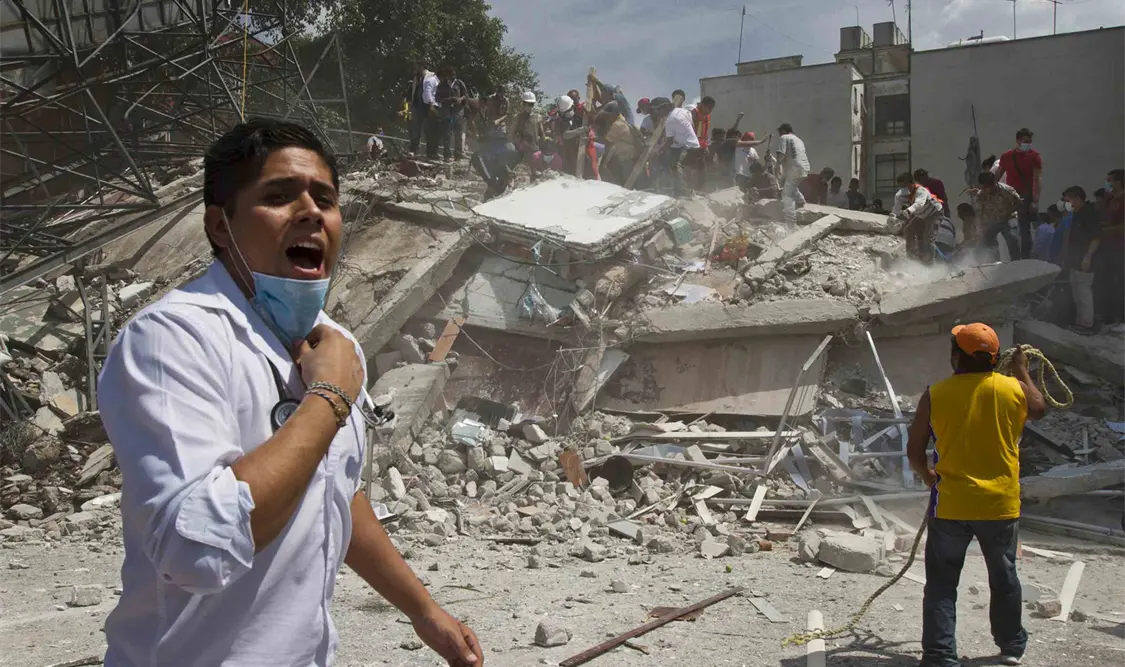 A un mes del sismo, México intenta volver a la normalidad aún con miedo