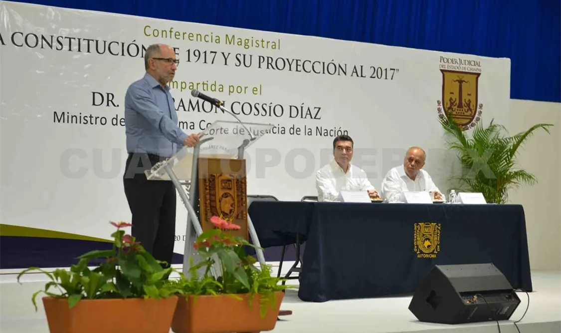 Ministro de la SCJN imparte conferencia magisterial