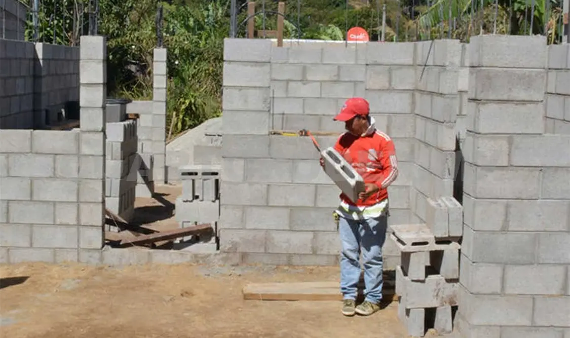 La organización se propuso como meta construir 100 viviendas para igual número de familias damnificadas. Cortesía