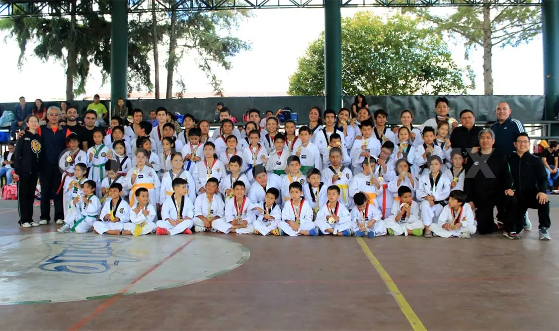Escuelas de IOITKD celebraron tope