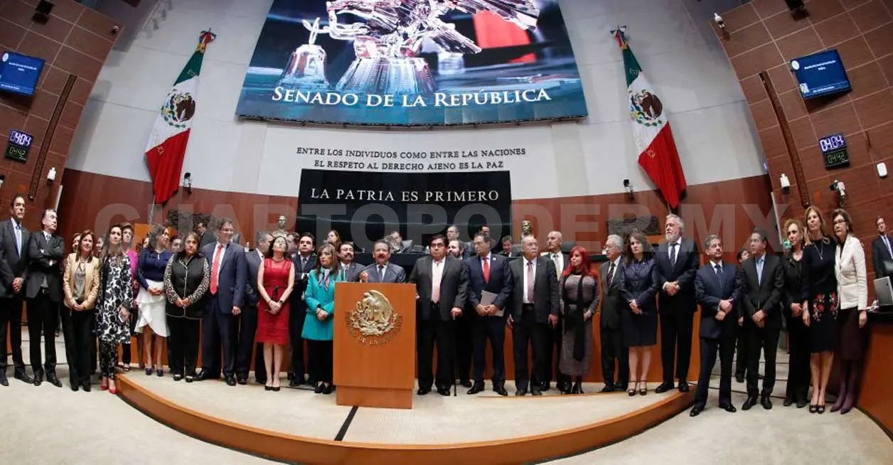 Oposición “revienta” sesión del Senado