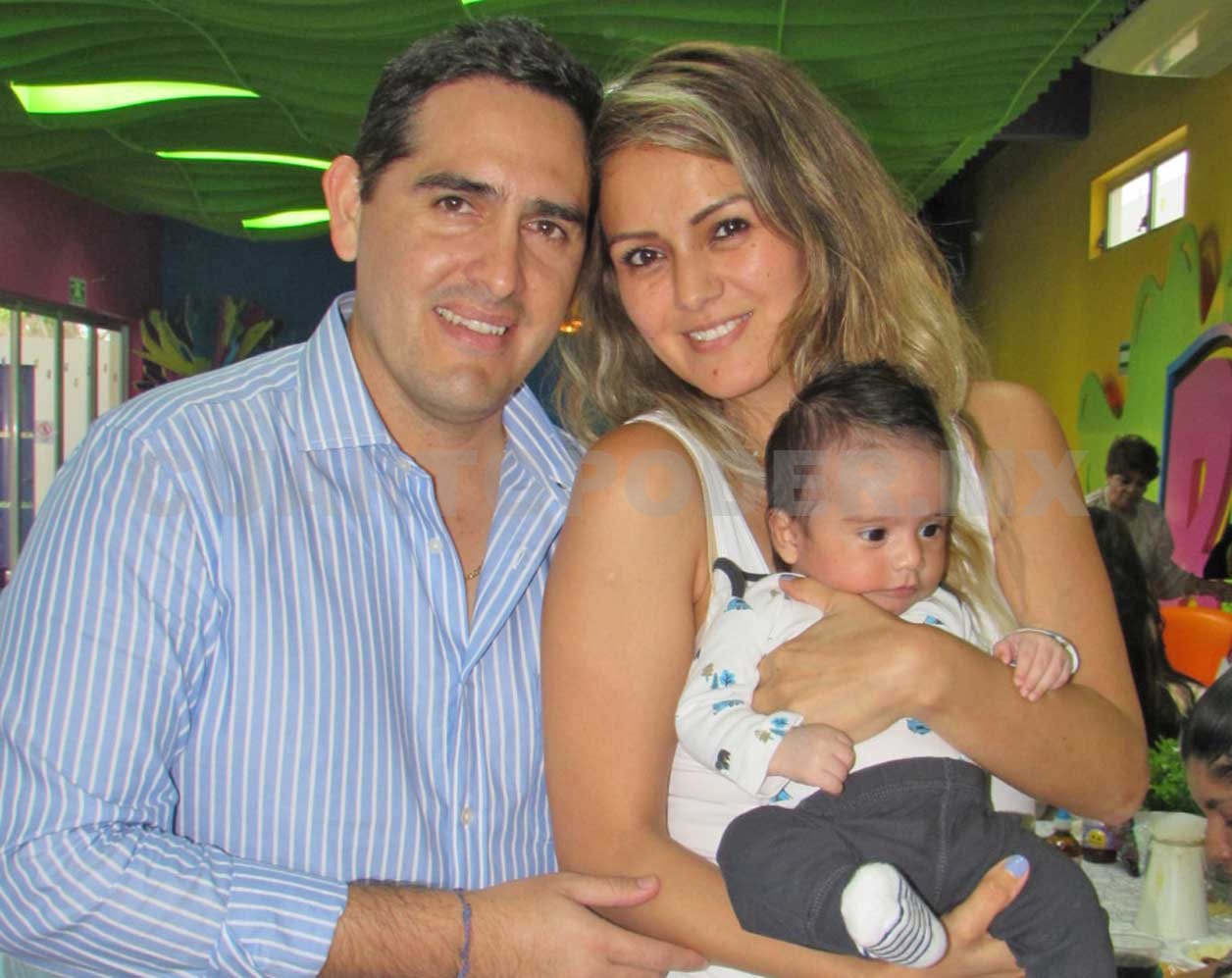 Hermanitos festejan bellos momentos