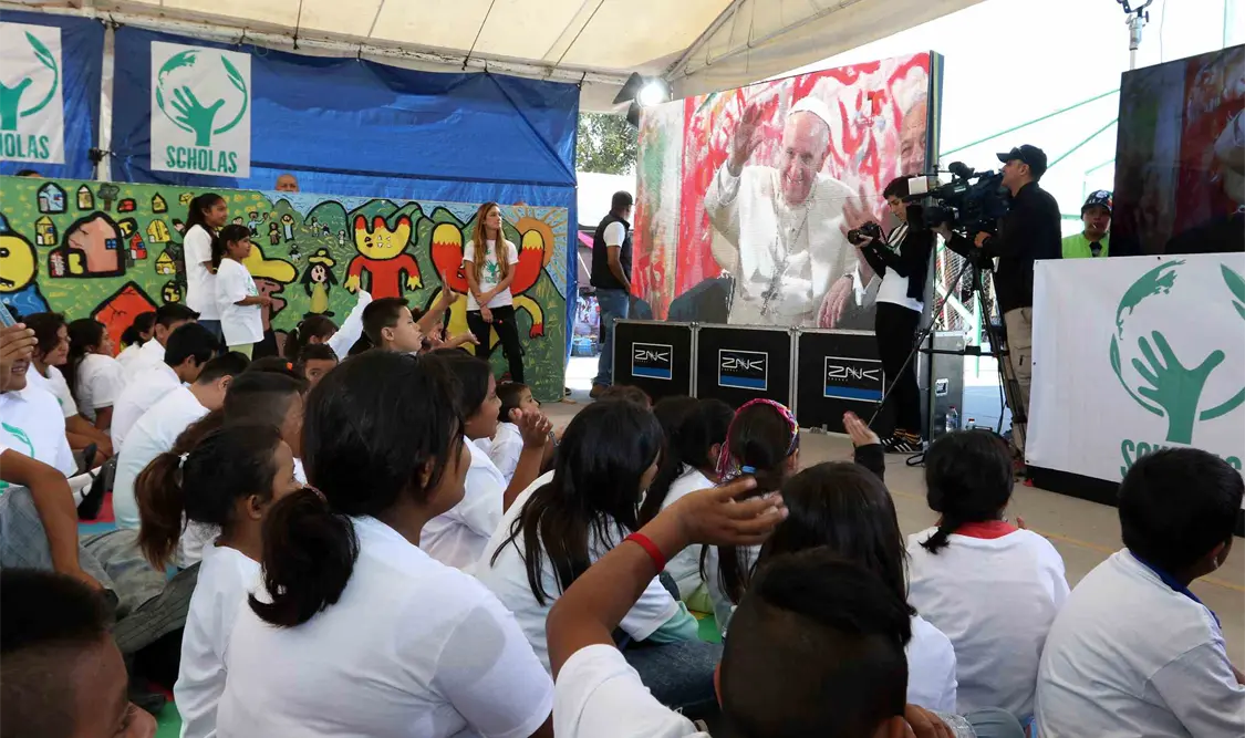 Dialoga Papa Francisco con damnificados del sismo en Morelos