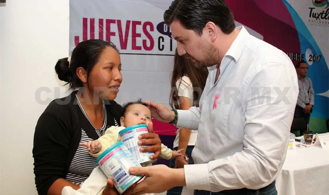 Ciudadanos son atendidos por Castellanos
