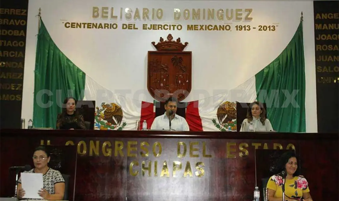 Diputados aprueban pensión vitalicia y becas