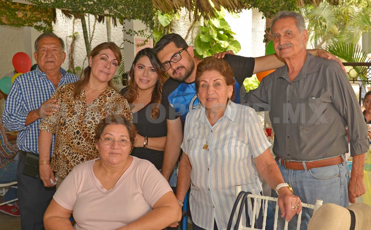 Increíble fiesta para Ernesto