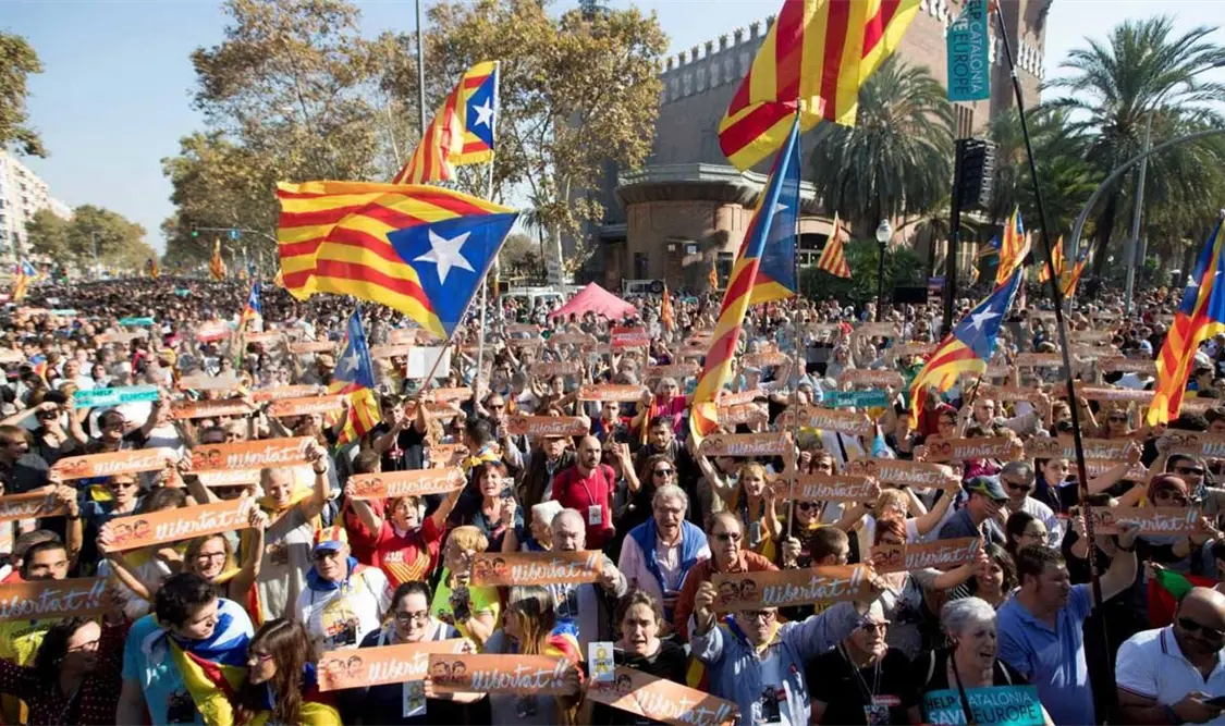 Declaran a Cataluña como Estado independiente