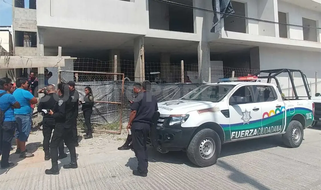 Elementos de distintas corporaciones policiacas arribaron al lugar para tomar conocimiento del atraco. Edberg Mayorga / CP