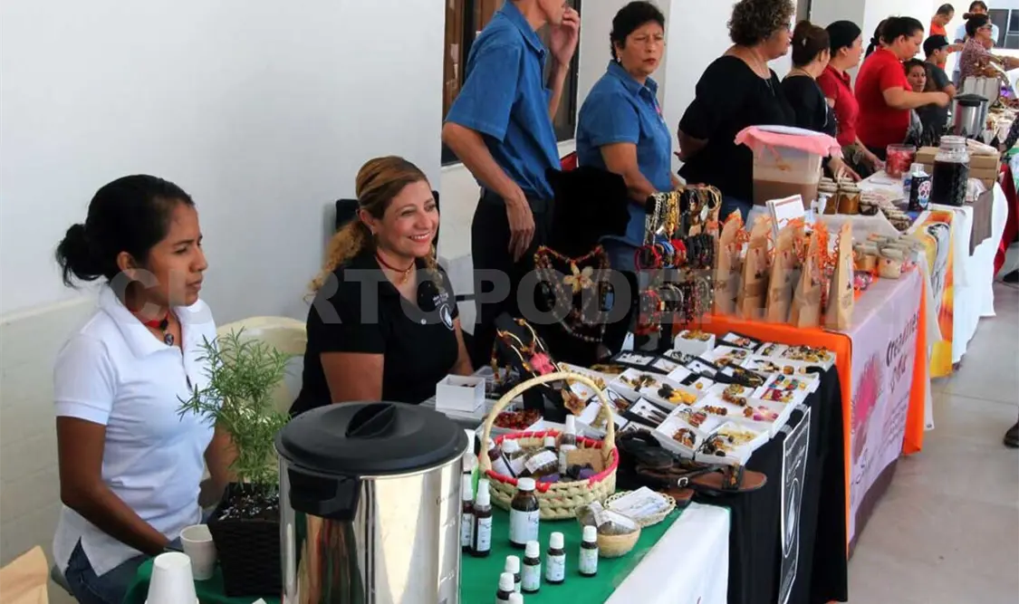 Realizan Expo Venta de Mujeres Empresarias