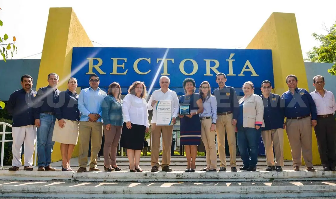 Reconocen trabajo de docentes y alumnos