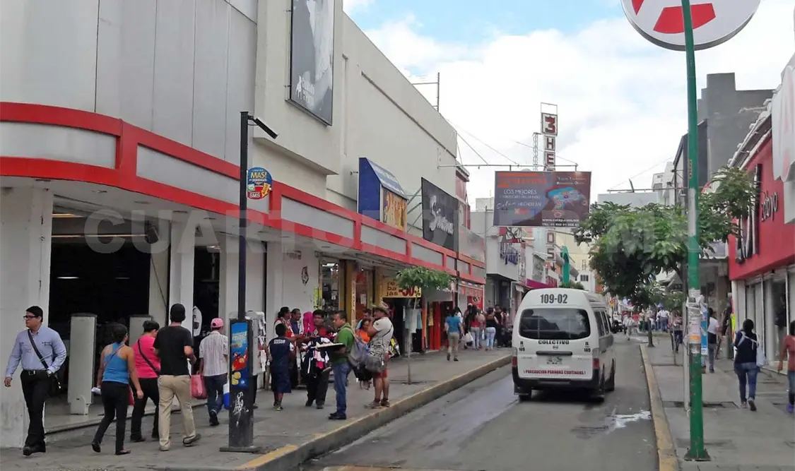 Las ventas en el Día de Muertos se elevaron un 30 por ciento en el centro de Tuxtla Gutiérrez. Guillermo Ramos /CP