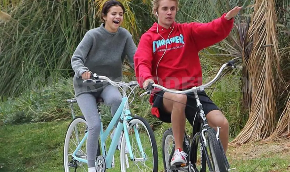 Selena y Justin, captados por paparazzi