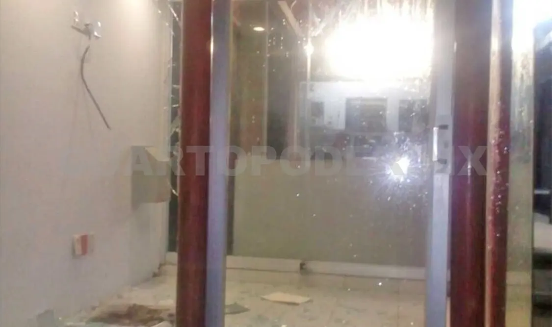 Armados roban cajero automático