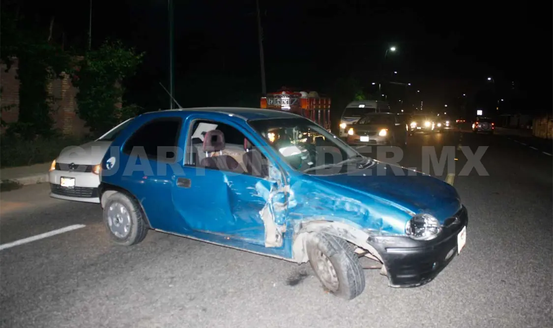 Joven provoca accidente