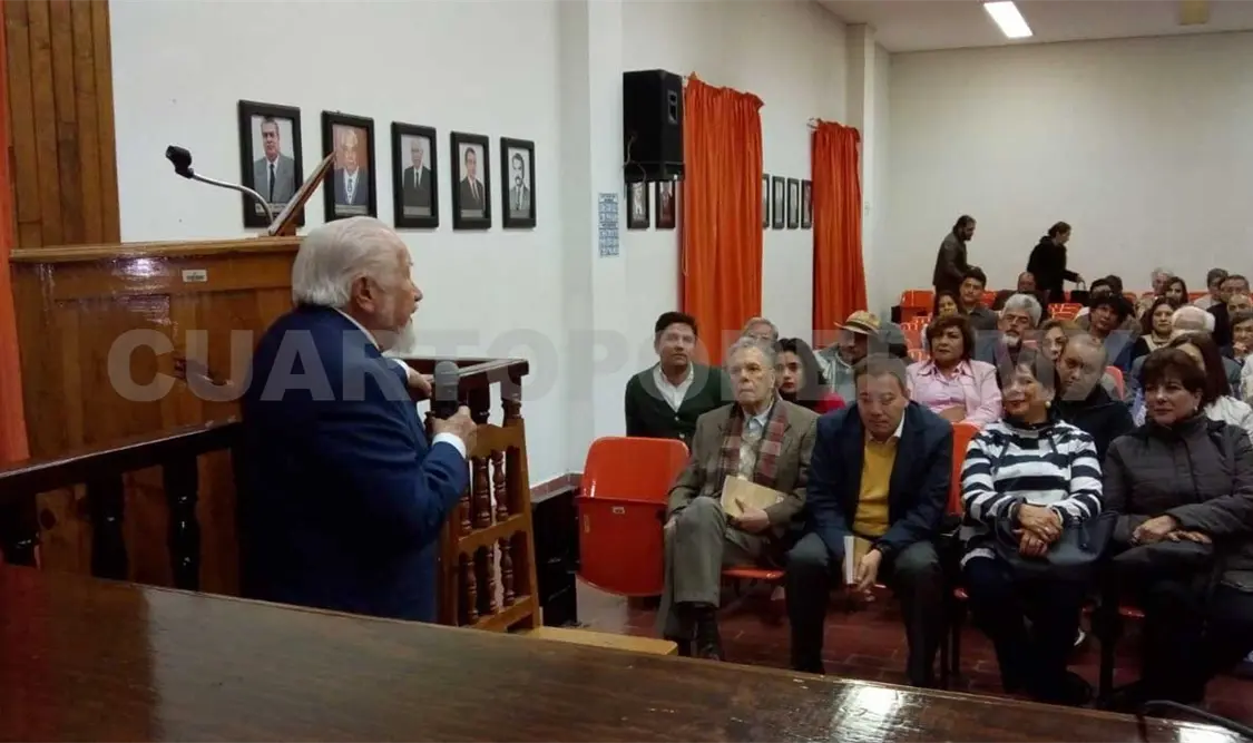Presentan Libro de Oro de San Cristóbal de Las Casas