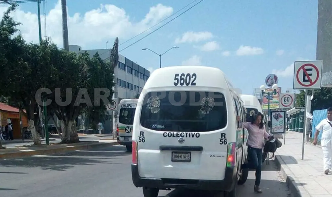 Colectivo baja pasaje fuera de paradas