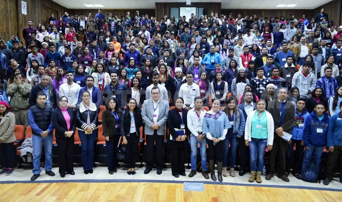 Realizan Feria de Joven a Joven