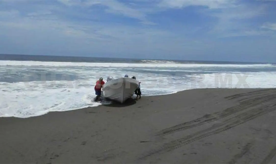 Queretano desaparece arrastrado por el mar