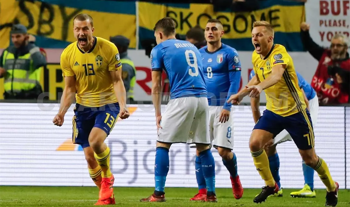 Suecia vence 1-0 a Italia en repechaje europeo