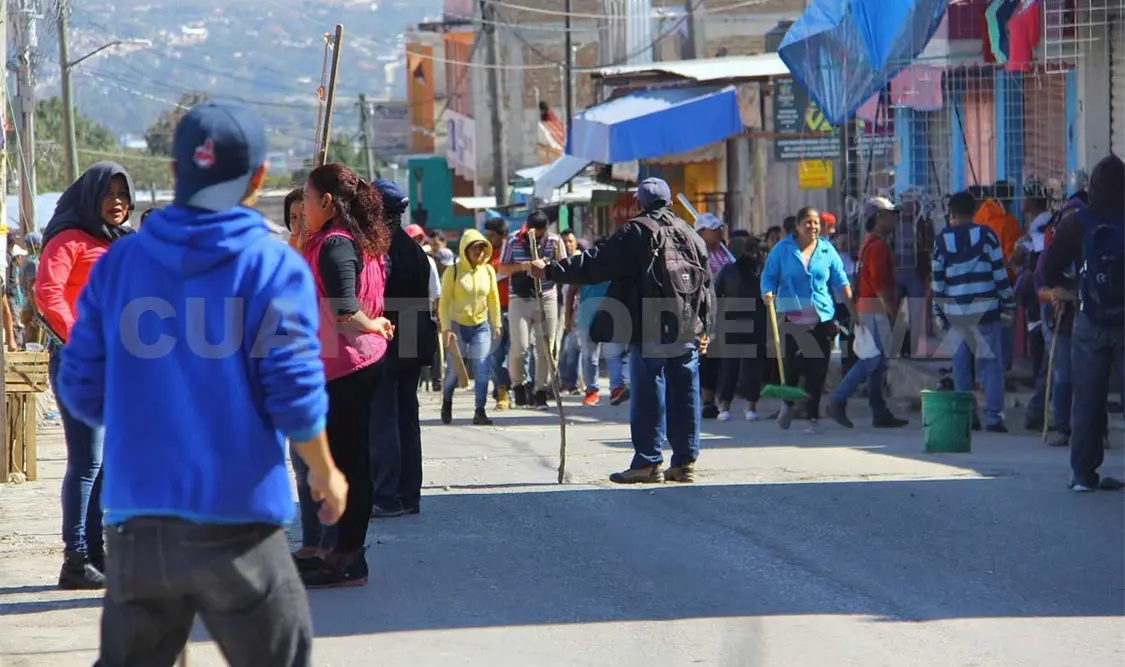 Trifulca entre vendedores ambulantes en Comitán
