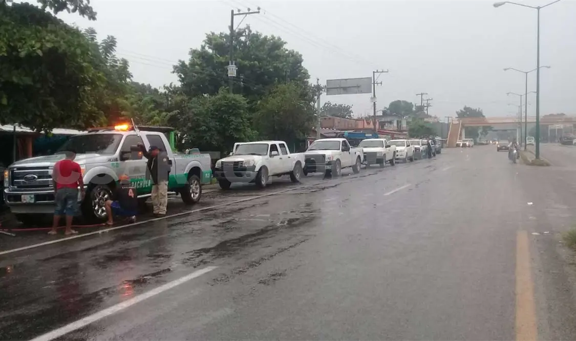 Ejidatarios entregan a transportista retenido