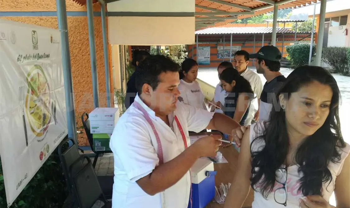 PrevenIMSS visita a alumnos de la Unach