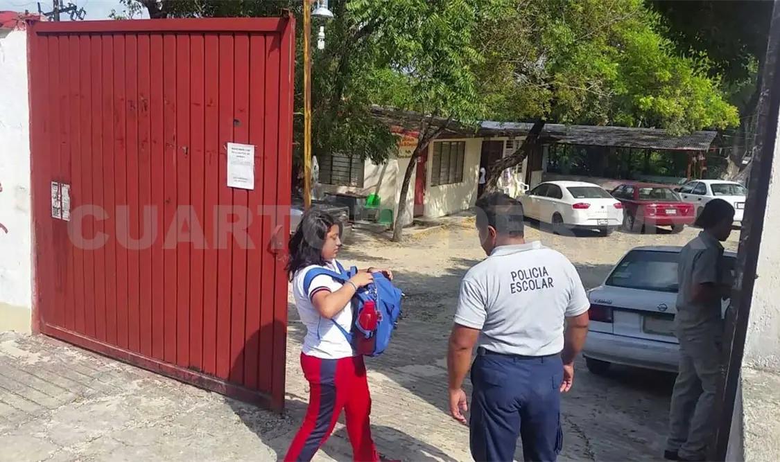 Pasó de la Marina a policía escolar