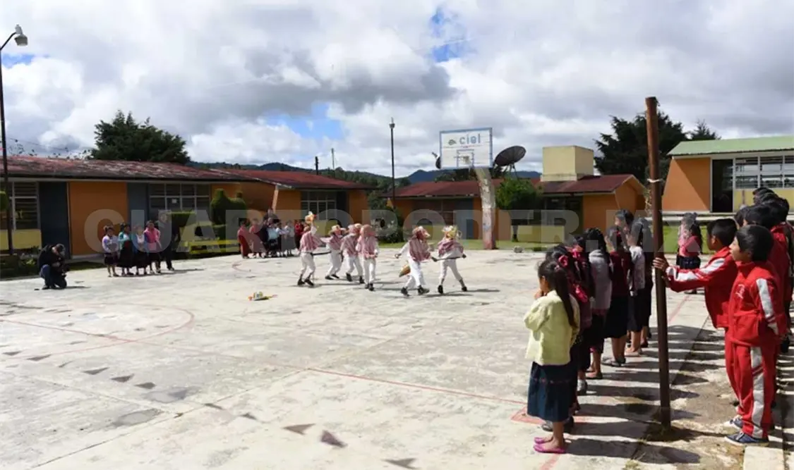 Llevan proyecto de agua a escuelas de Chiapas