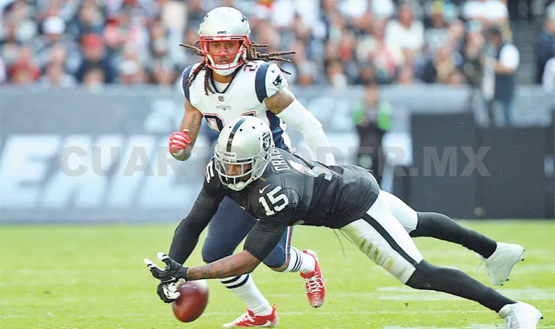 Patriotas domina 33-8 a Raiders en el Azteca