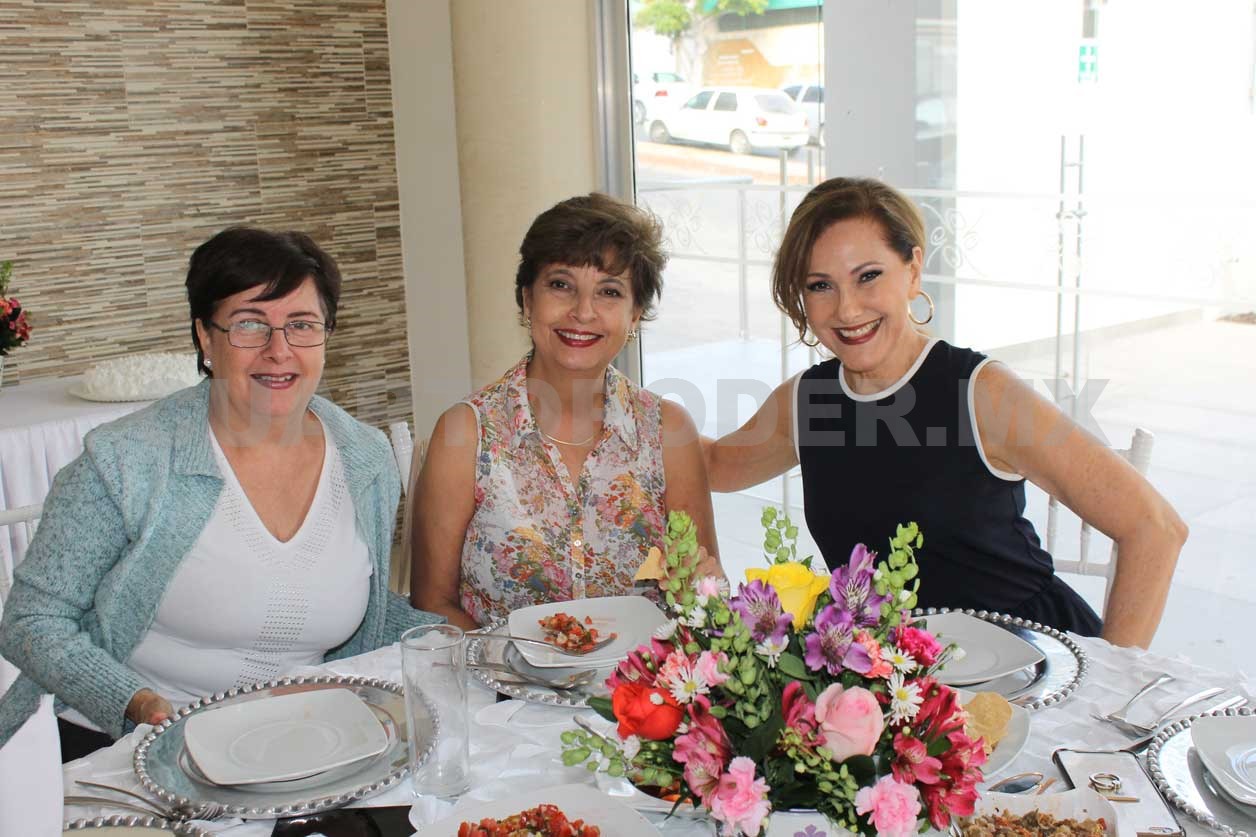Alma Rosa celebró con amigas