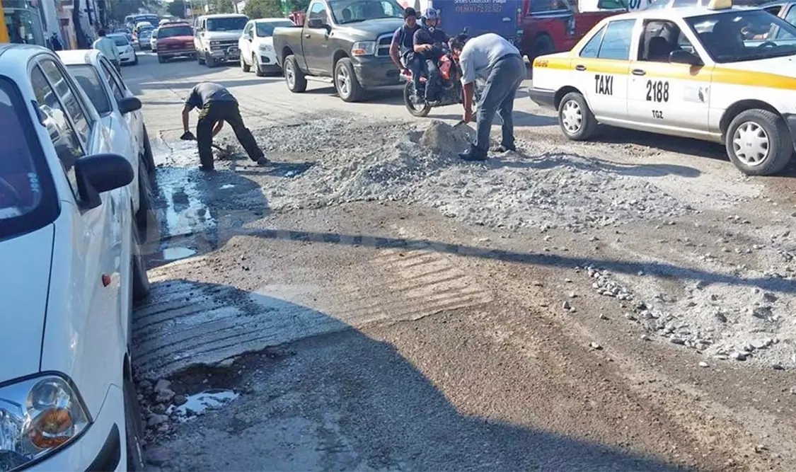 Ante ineficiencia municipal, choferes bachean calles