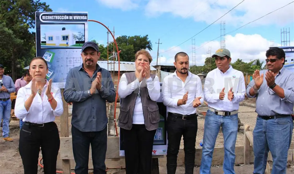 Continúa entrega de apoyos a afectados por sismo