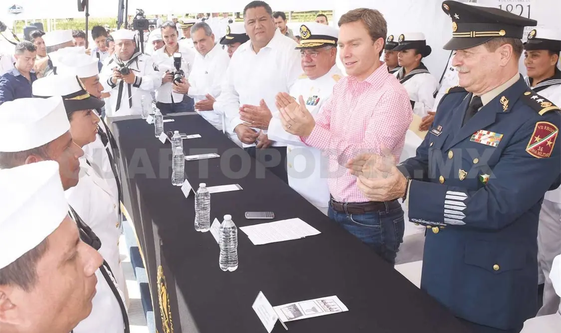 El gobernador Manuel Velasco Coello reconoció el invaluable apoyo que mujeres y hombres que integran esta institución. CP