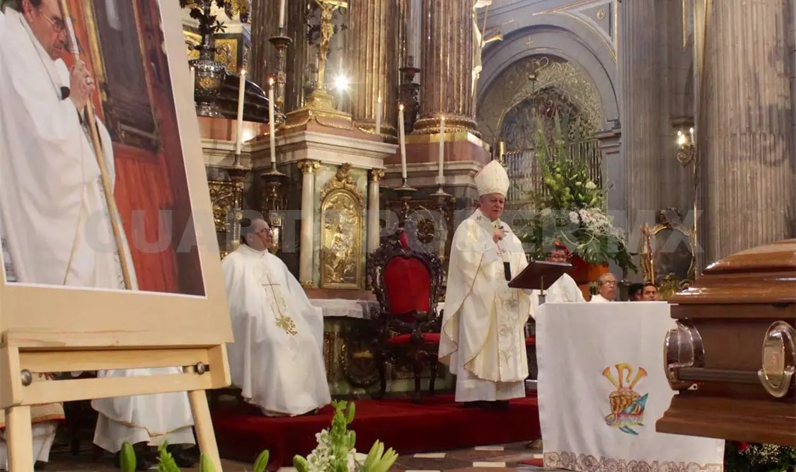 Realizan misa de cuerpo presente del obispo Huesca