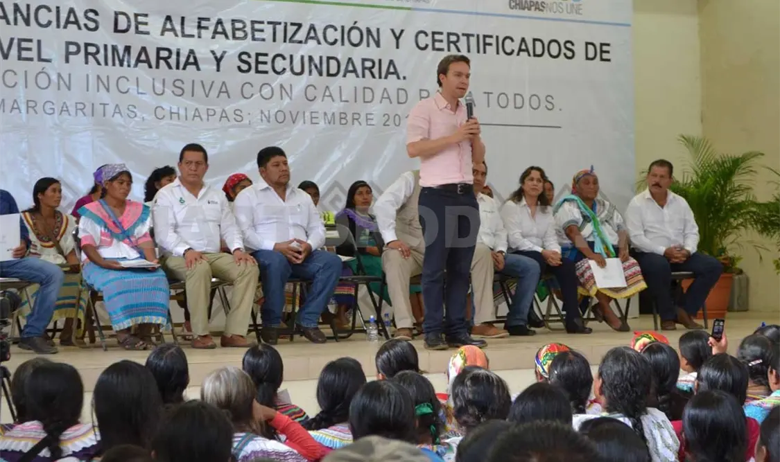 Con la gestión de Manuel Velasco, se logró mejorar en un cuatro por ciento la alfabetización en Chiapas. Avisaín Alegría / CP