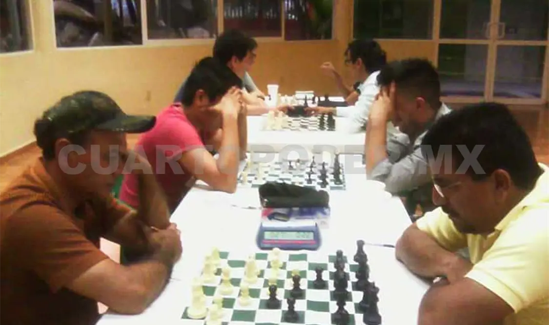 Intensas fueron las últimas jugadas del torneo de la Liga ‘Tuchtlán’ de Ajedrez en la capital del estado. Cortesía