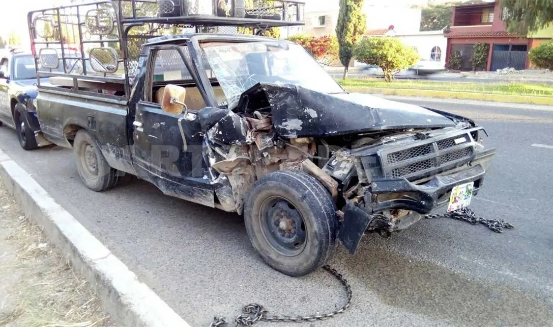 La unidad Nissan se estrelló por alcance contra la unidad Frontiener que se encontraba al frente. Flor Cordero / CP